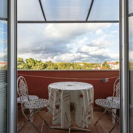 Daniela Apartament *