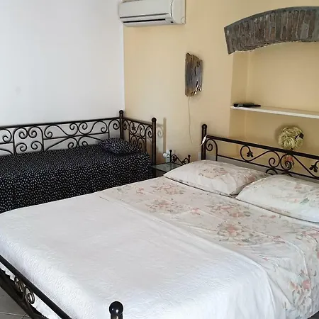 Daniela Apartament *